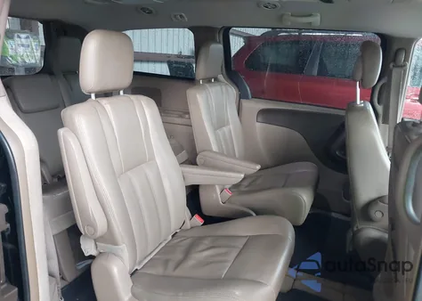 2016 Chrysler Town & Country Touring from USA, damaged, VIN 2C4RC1BG8GR296741